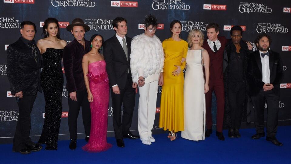 Johnny Depp, Claudia Kim, Jude Law, Zoe Kravitz, Callum Turner, Ezra Miller, Katherine Waterston, Alison Sudol, Eddie Redmayne, William Nadylam a Dan Fogler.