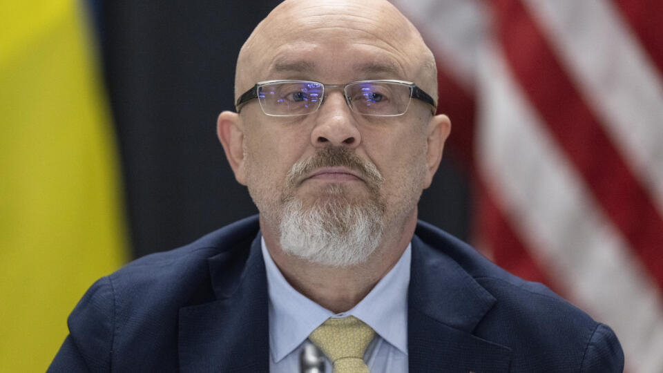 PK 45 Ramstein - Na snímke ukrajinský minister obrany Oleksij Reznikov počas rokovania Kontaktnej skupiny pre obranu Ukrajiny na základni Ramstein v Nemecku 8. septembra 2022. FOTO TASR/AP
Ukrainian Defense Minister Olexiy Resnikov takes his seat for the Ukraine Conference at the U.S. Ramstein Airbase, Germany, Thursday, Sept. 8, 2022. (Boris Roessler/dpa via AP)