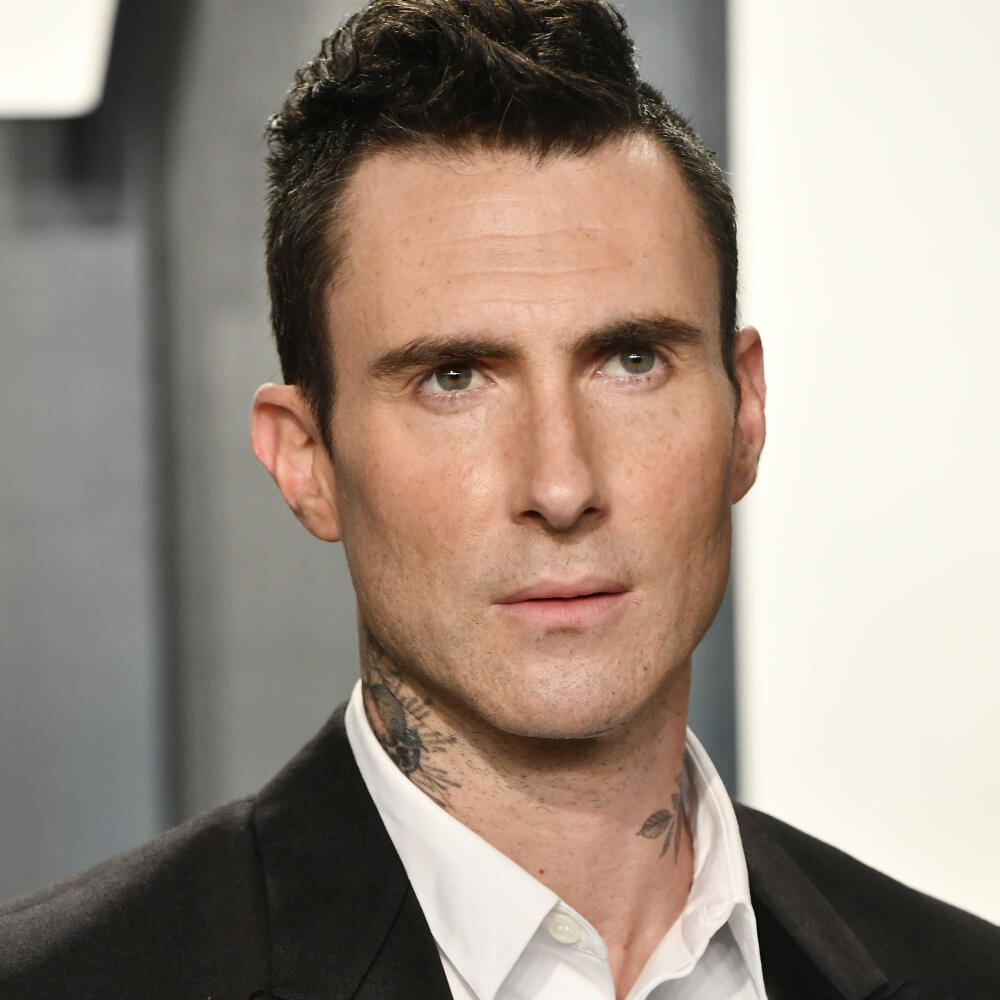 So spevákom skupiny Maroon 5 dlho nevydržala. Adam Levine sa údajne posťažoval na to, že Ruska je v posteli neschopná.