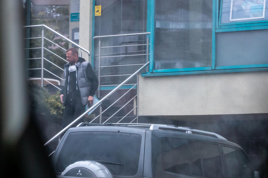 Gáborík okrem užívania si času s dcérkou rieši po Trenčíne aj potrebné vybavovačky. Bol aj v zdravotnej poisťovni.
