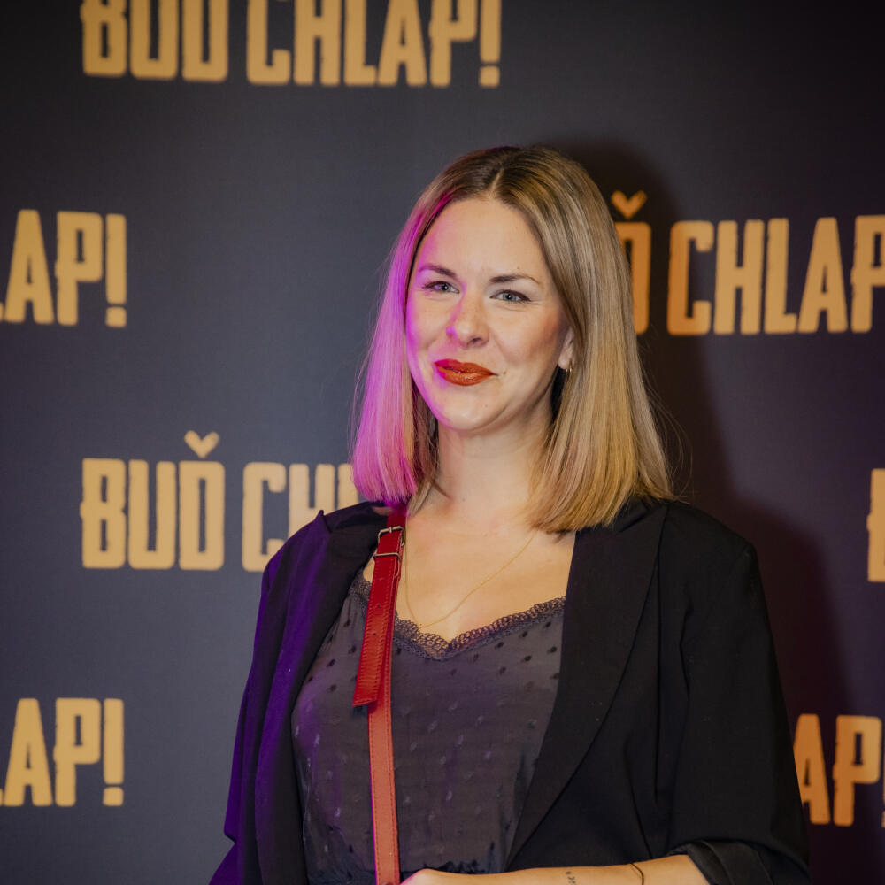 Na snímke Kristína Tormová počas slávnostnej premiéry filmu Buď chlap!