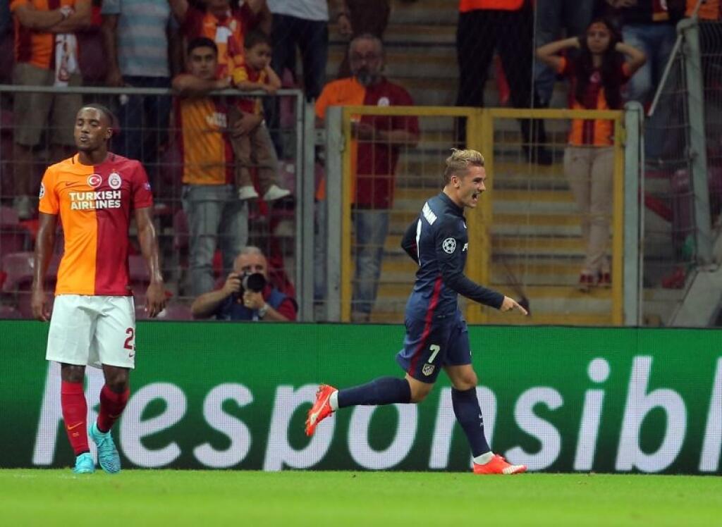 Španielsky futbalový klub FC Barcelona údajne v piatok aktivuje výkupnú klauzulu v zmluve útočníka Antoinea Griezmanna s Atleticom Madrid.