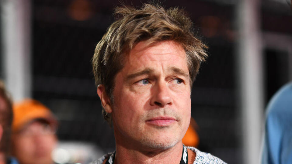 Brad Pitt na šesťdesiatnika rozhodne nevyzerá.