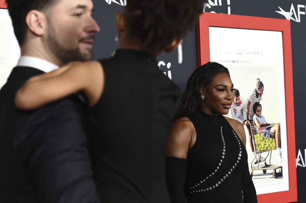 Zľava Alexis Ohanian, Alexis Olympia Ohanianová a Serena Williamsová prichádzajú na premiéru filmu King Richard počas filmového festivalu AFI Fest 14. novembra 2021 v Los Angeles.