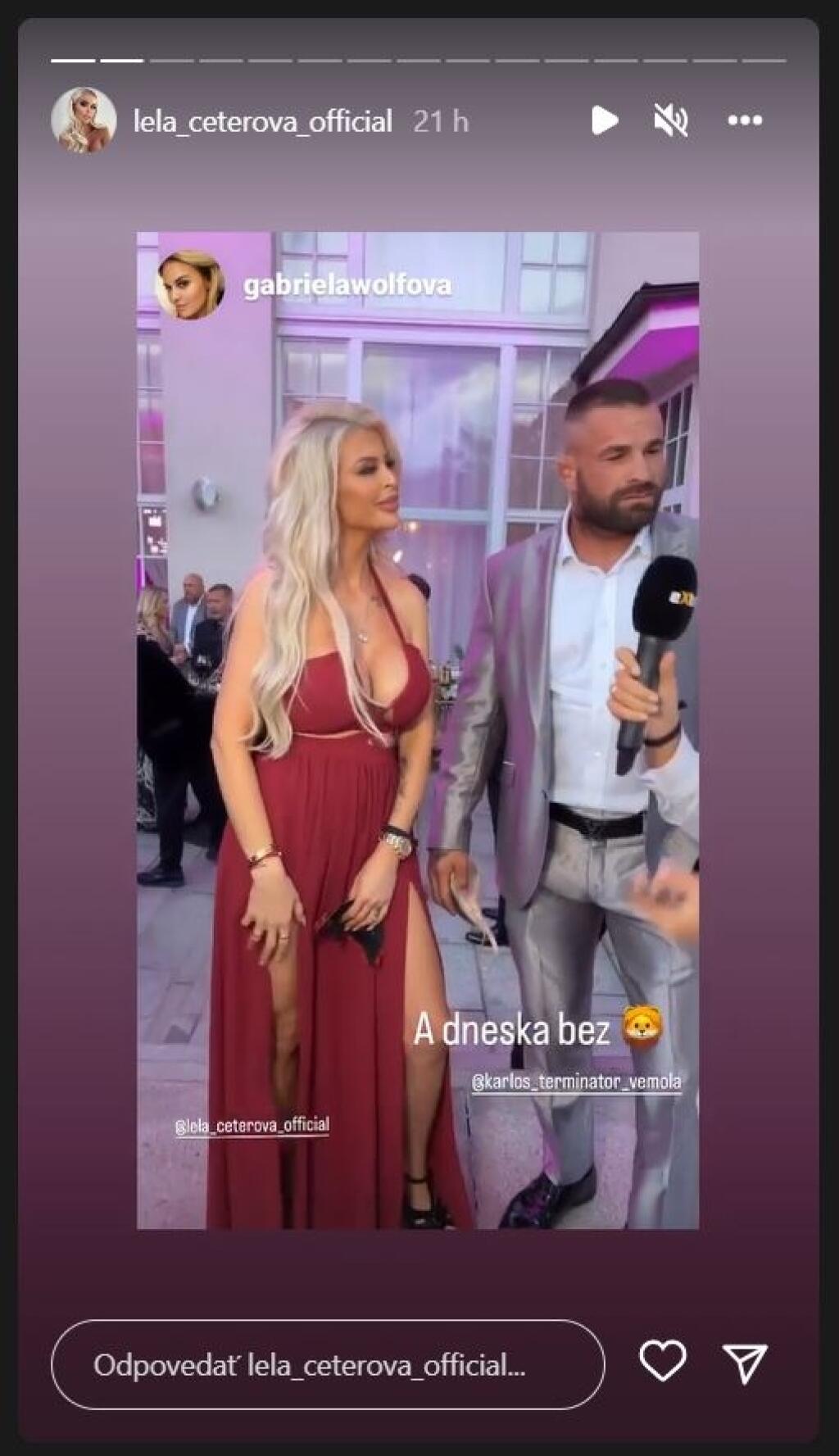 Párik sa objavil na chvíľku na večernej párty na festivale v Karlových Varoch. Slovenská playmate už tradične zaujala outfitom, v ktorom hrali hlavnú úlohu jej obrovské prsia.