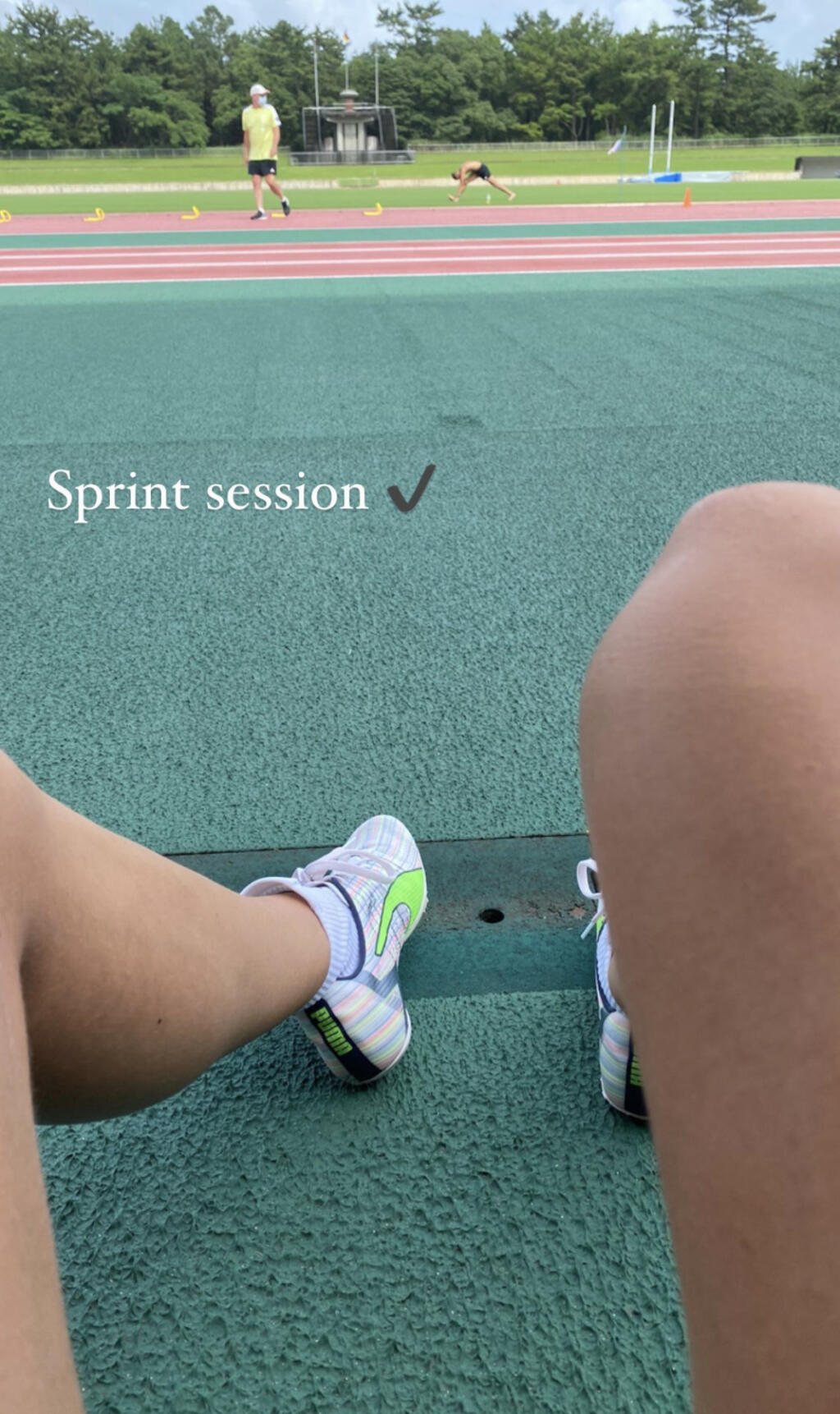 Prekrásna blondínka však neprišla na olympiádu len na výlet.