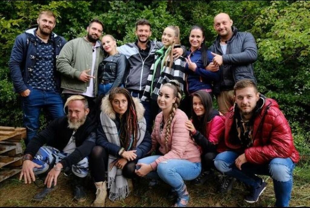 Farmári to už začali s chľastom poriadne preháňať.
