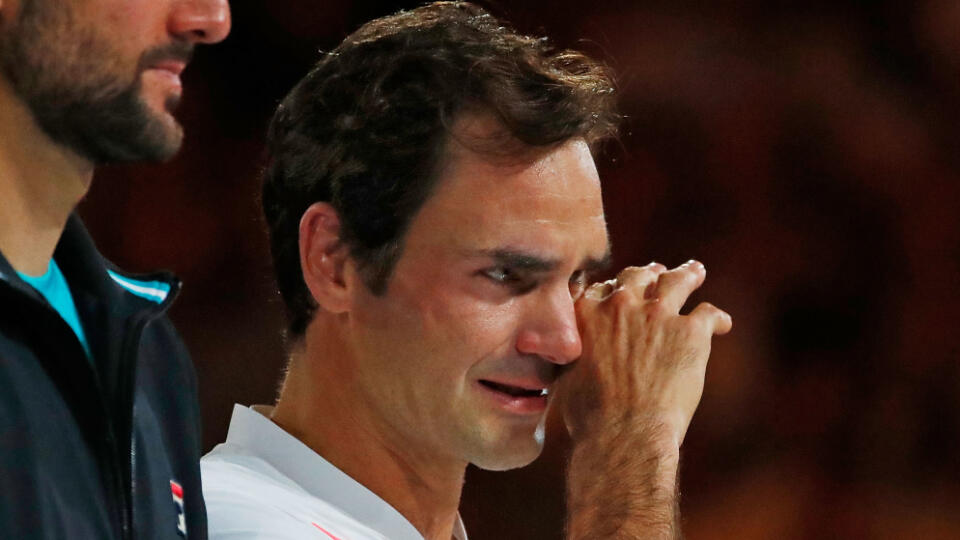 Roger Federer je opäť zranený.