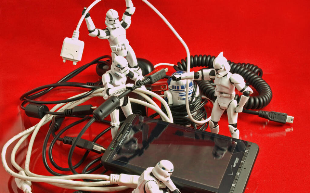 Dáme zbohom spleti káblov a nabíjačiek? Elektroniku nabije aj Wi-Fi