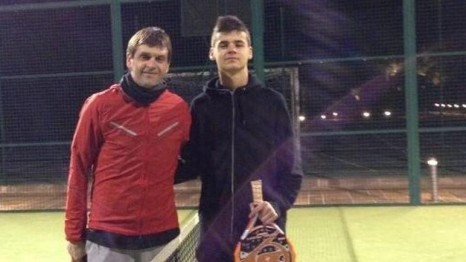 So synom: Vilanova si
zapinkal na kurte a utekal za
svojím tímom na štadión.
