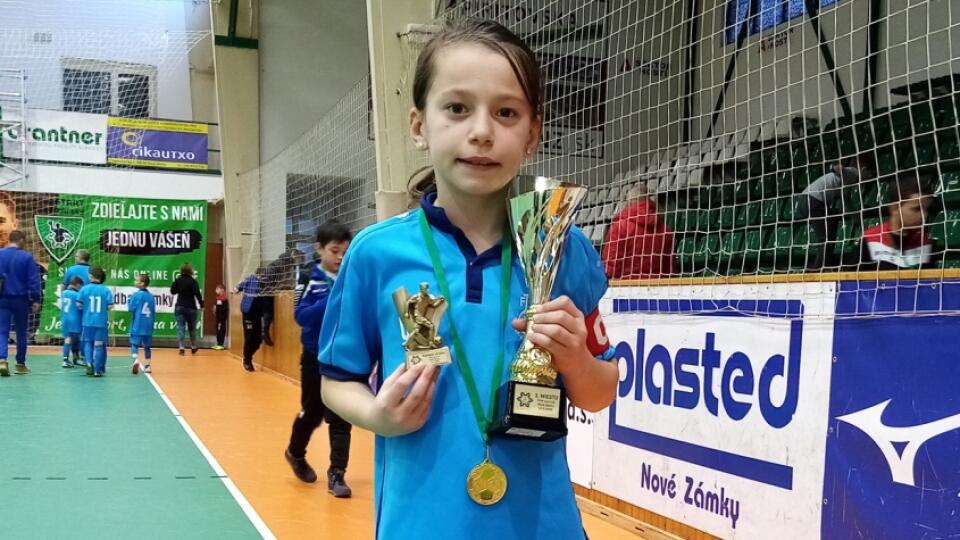 Pamela momentálne strieľa góly a zbiera úspechy medzi chlapcami v Šali.