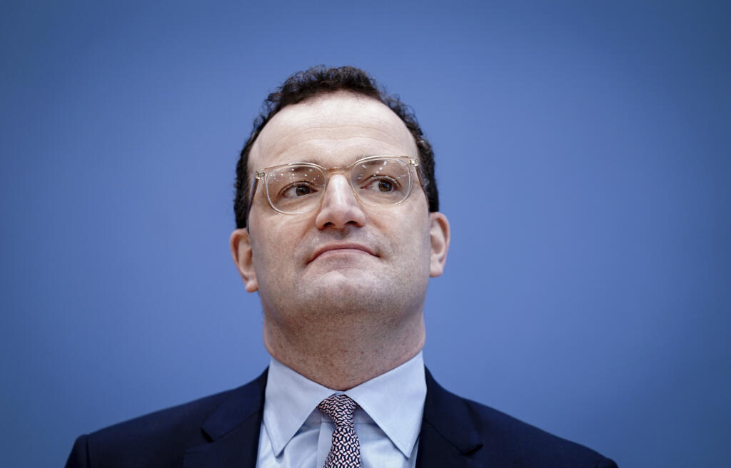 JB 27 Berlín - Nemecký minister zdravotníctva Jens Spahn počas tlačovej konferencie o aktuálnej pandemickej situácii v Berlíne 29. januára 2021. FOTO TASR/AP 

German Health Minister  Jens Spahn attends at a news conference on the Germany's current situation in the Coronavirus pandemic at the Federal Press Conference in Berlin, Germany, Friday, Jan. 29, 2021. (Kay Nietfeld/dpa via AP)