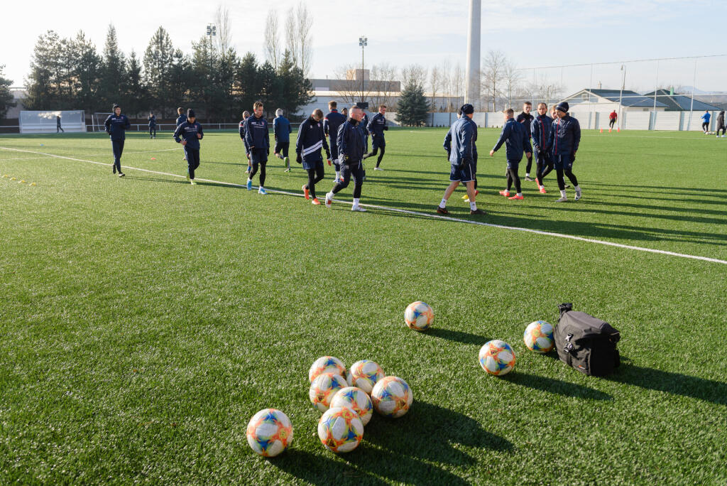Futbalové kluby už majú od vlády povolenie opäť zarezávať naplno.