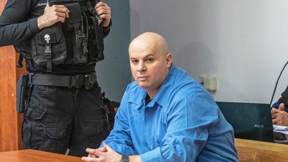 Na snímke Branislav Adamčo na pojednávaní v kauze dvojnásobnej vraždy v Moste pri Bratislave z roku 2004.