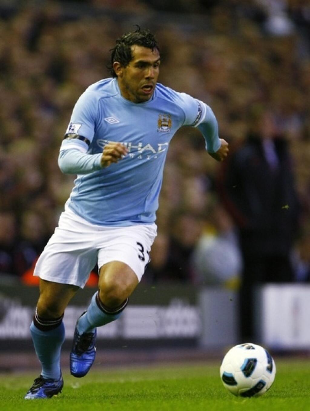 Jeden anglický titul získal aj v drese City a to v sezóne 2011/2012.
