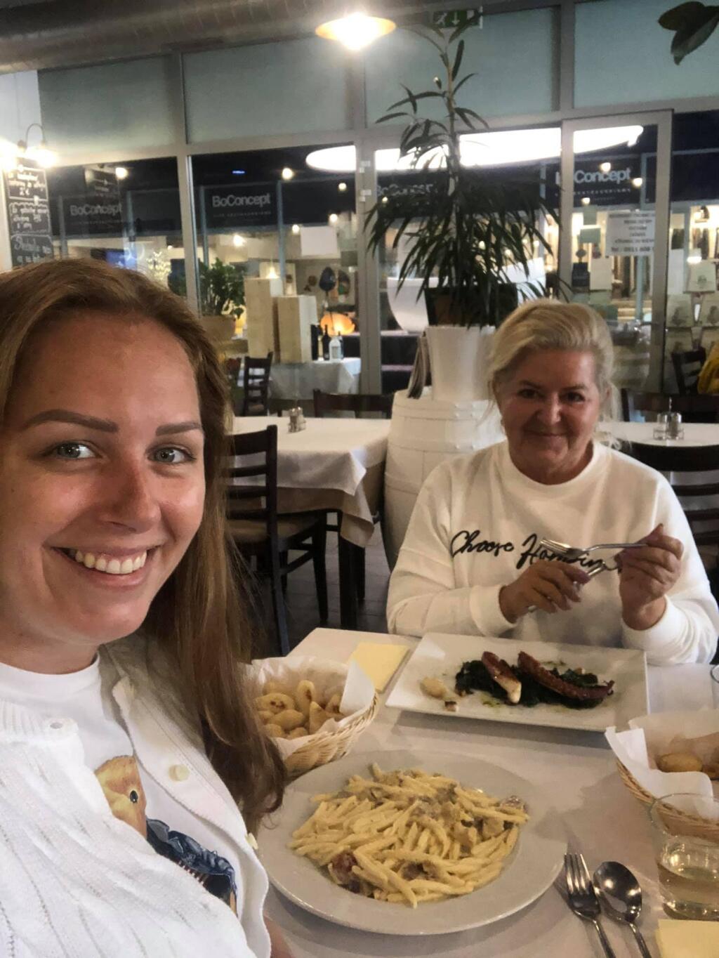 Mama Dušana Pašeka ml. Alexandra je pre dcéru Sašu najlepšia kamarátka. Dnes spolu prežívajú obrovský žiaľ.