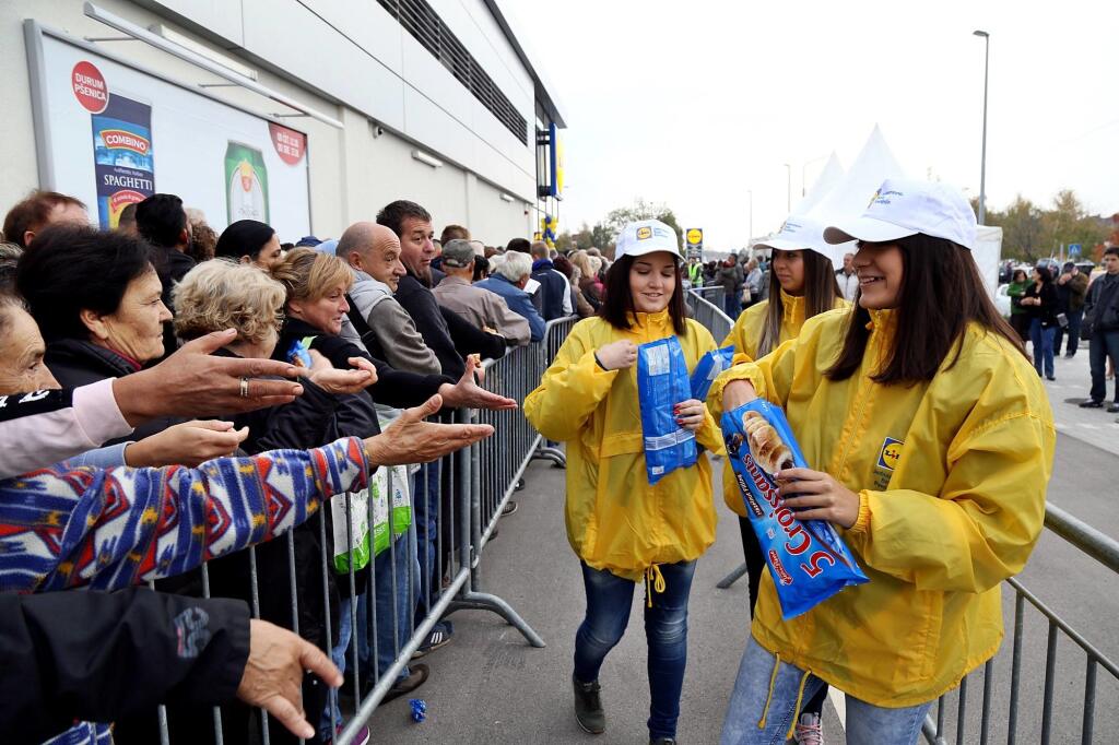 Otvorenie prvých predajní Lidl v Srbsku