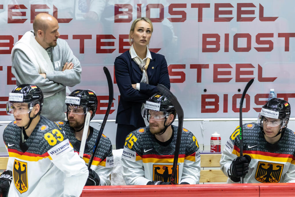Jessica Campbellová je asistentkou trénera nemeckej reprezentácie. Bývalá hokejistka však po otázke od redaktorky RTVS zažila šok a pobúrenie.