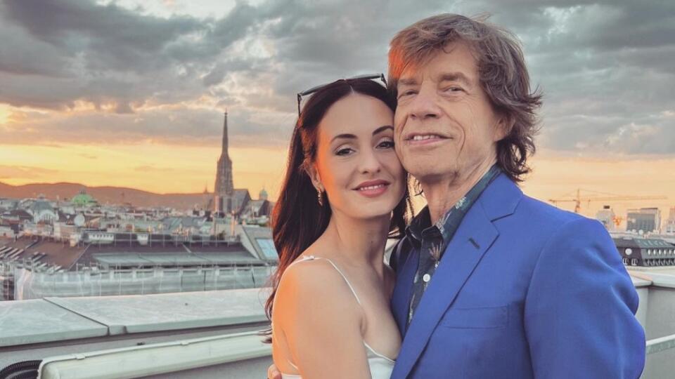 Melanie a Mick dávajú radi najavo svoju lásku.