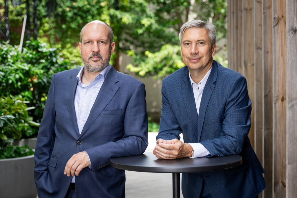 Na snímke Róbert Franček, výkonný riaditeľ firmy YMS a Mikuláš Szapu, predseda dozornej rady firmy YMS.