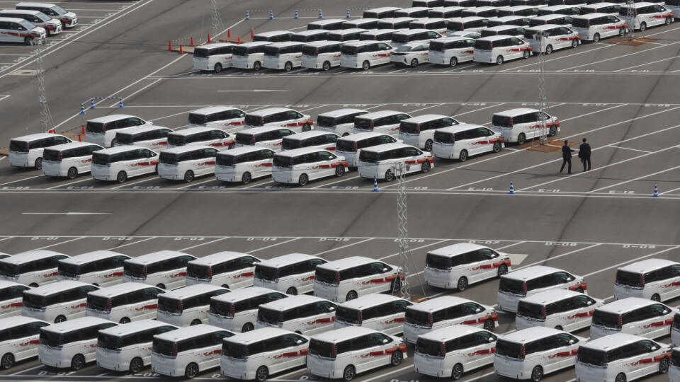 EBE 33 Tokio - Na snímke zaparkované automobilypre Olympijské hry 2020 v Tokiu v depe v štvrti Cukidži v japonskej metropole Tokiu 25. mája 2021. Olympijské hry v Tokiu štartujú 23. júla. FOTO TASR/AP
Vehicles for Tokyo 2020 Olympics are parked at Tsukiji Depot Tuesday, May 25, 2021. Tsukiji Depot will be a facility which houses and manages vehicles related to the Tokyo 2020 Games. (AP Photo/Koji Sasahara, Pool)
