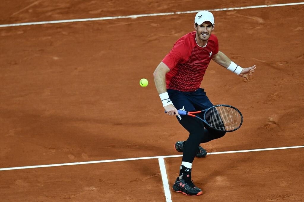 Andy Murray dostal na French Open voľnú kartu, no dlho sa na turnaji neohrial. V takomto mizernom outfite si to ani nezaslúžil.