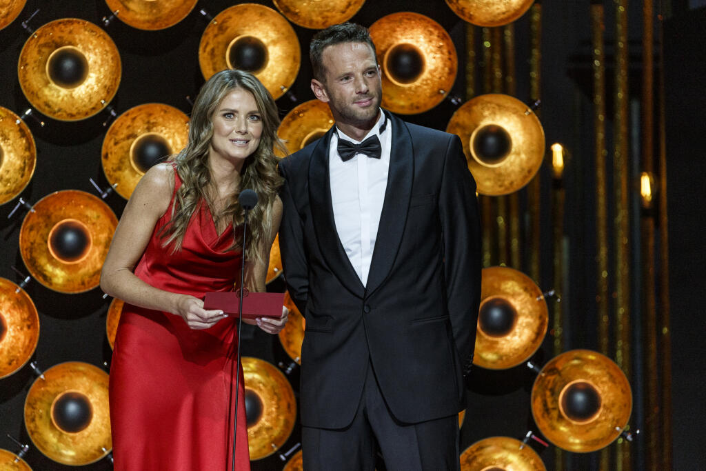 Na snímke Daniela Hantuchová a Richard Lintner počas priameho prenosu z galavečera OTO 2019.