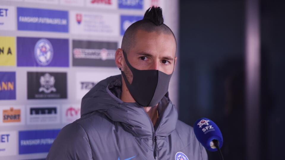 Hráč slovenskej futbalovej reprezentácie Marek Hamšík počas tlačovej konferencie po úvodnom zraze pred zápasom baráže o EURO so Severným Írskom a zápasmi Ligy národov proti Škótsku a Česku. V Senci, dňa 8. novembra 2020. FOTO TASR - Lukáš Grinaj