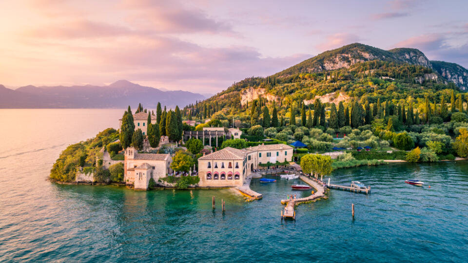 Punta,San,Vigilio,On,Garda,Lake,,Verona,Province,,Veneto,,Italy