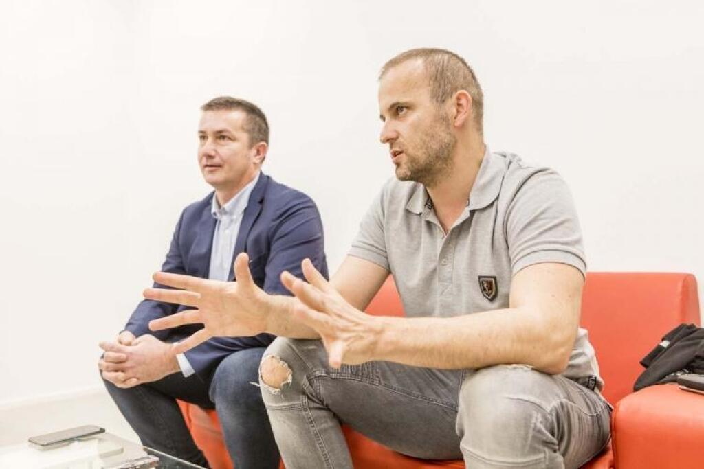 Ako si malí zúriví akcionári vydupali od Širokého jeden z najväčších hotelov v krajine
