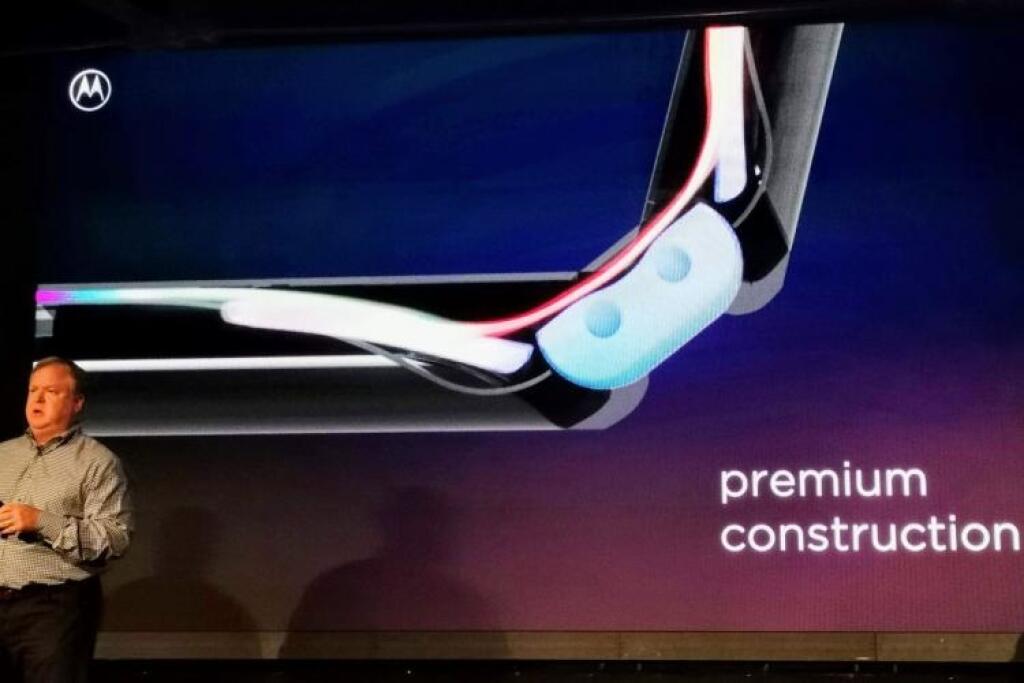 Motorola Razr sa zapíše do histórie, ale predajný hit asi nebude