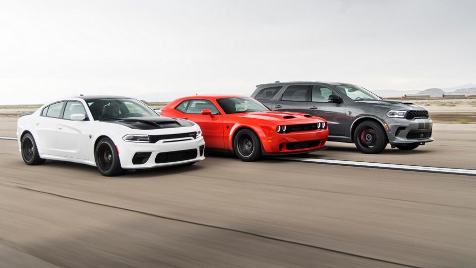 Dodge Charger SRT Hellcat Redeye, Dodge Challenger SRT Super Stock a Dodge Durango SRT Hellcat.