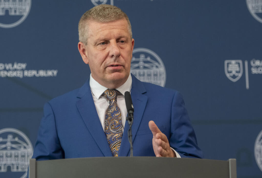 Na snímke minister zdravotníctva SR Vladimír Lengvarský (nominant OĽaNO) počas tlačovej konferencie po rokovaní 104. schôdze vlády SR 21. septembra 2022 v Bratislave. FOTO TASR - Martin Baumann