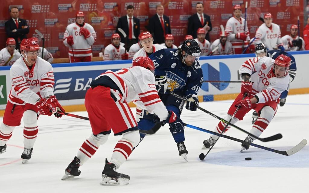 Nad nápisom CCCP sa pozastavovali najmä politici, IIHF si použitie dresov nechá vysvetliť.
