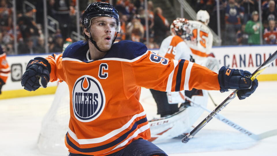 Connor McDavid sa po sezóne nakazil koronavírusom.