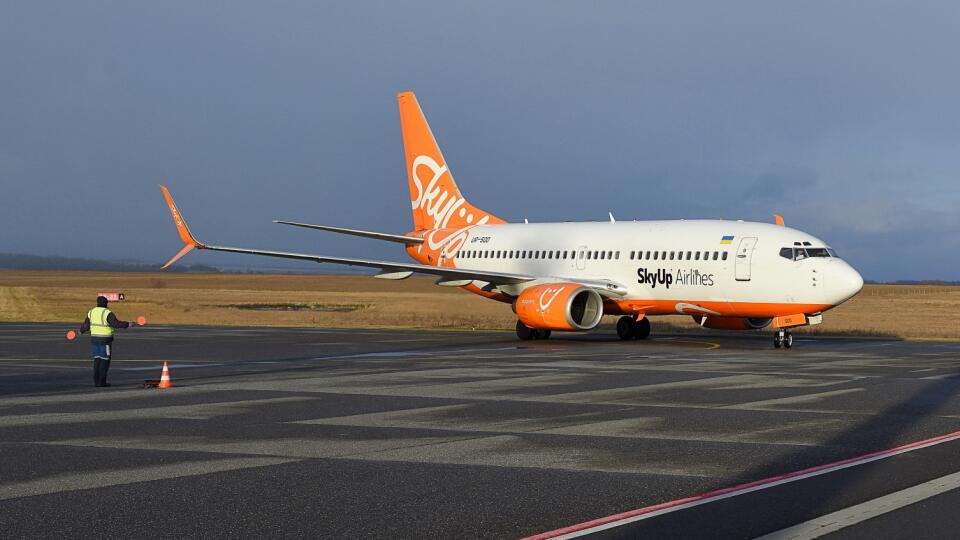 popradské letisko lietadlo ukrajinské aerolinky pristátie