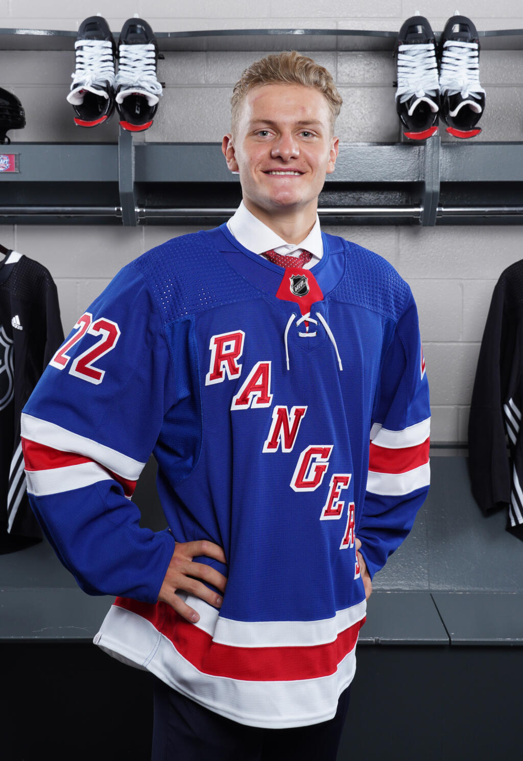Adam Sýkora v drese New Yorku Rangers.