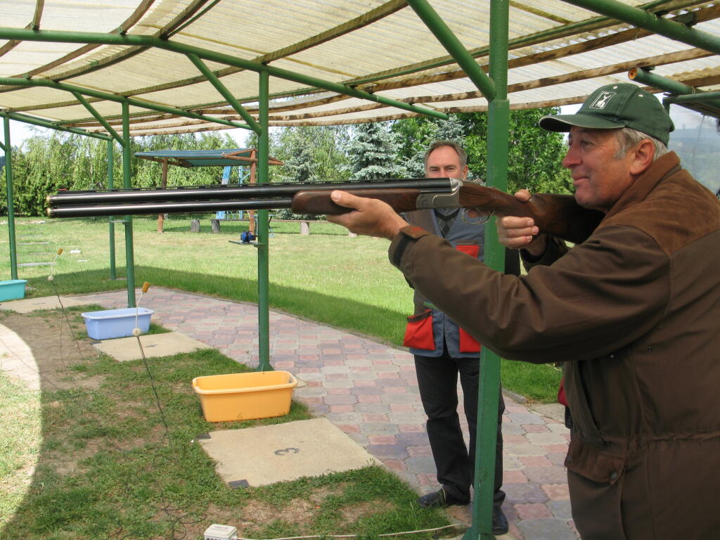Prvoradé je naučiť poľovníka bezpečne narábať so zbraňou, aby nebol na poľovačke hrozbou pre seba aj okolie. A JOZEF HORVÁTH (70) je príkladný učiteľ.
