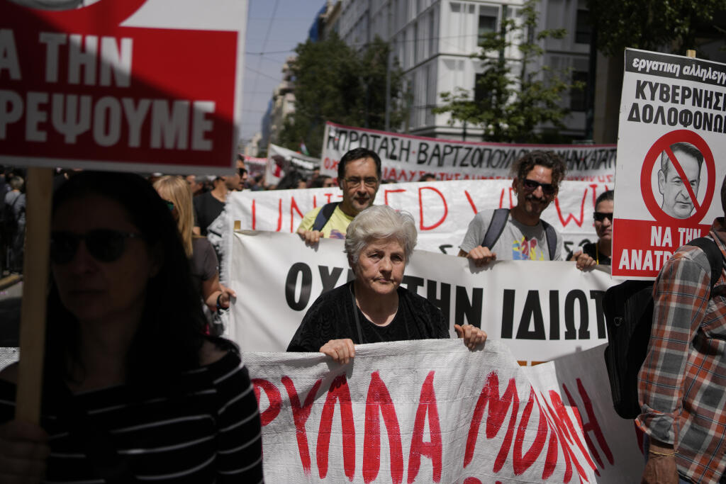 Tvrdá konsolidácia vyvolala v Grécku vlny protestov. Krajina má napriek niekoľkoročnému šetreniu stále najvyšší verejný dlh v Európskej únii, ktorý v roku 2023 dosiahol hodnotu 161,9 percenta HDP.