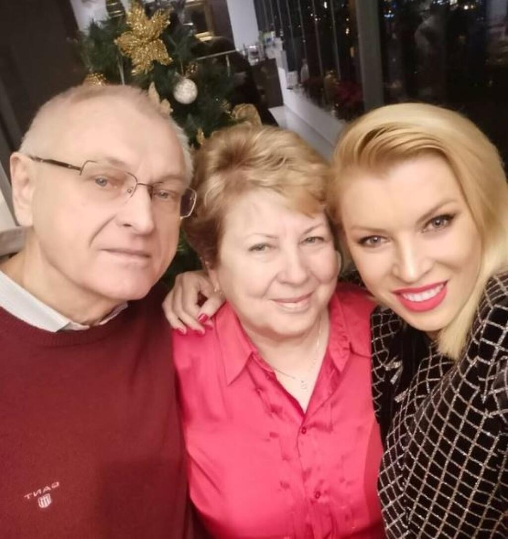 Gabika so svojími rodičmi.