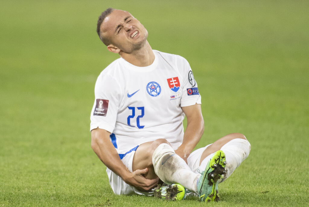Borbélyho hodnotenie: Som rád, že pokračoval v stabilizácii svojich reprezentačných výkonov z predchádzajúcich zápasov, je to dôležitý článok mužstva. Prepája obrannú formáciu so stredovou, zo šestkovej pozície sa efektívne podieľa na výstavbe hry a realizácii rozhodujúcich sekvencií v ofenzíve v spolupráci s Hamšíkom.