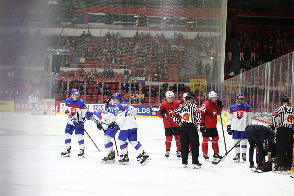 Slováci duel so Švajčiarskom nezvládli a pohoreli najmä na katastrofálnych presilovkách.