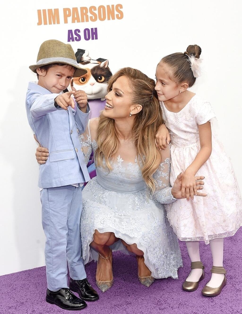 JLo s dvojičkami.