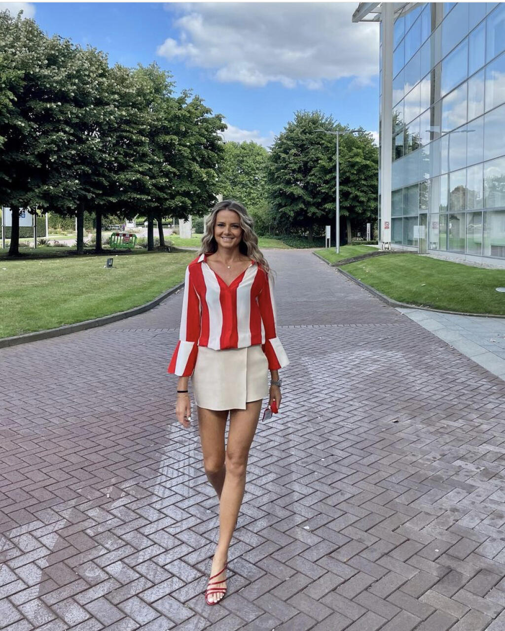 Bývalá tenistka Daniela Hantuchová má dokonalú postavu aj po skončení aktívnej tenistovej kariéry. Na dôchodku sa venuje tenisu z opačnej strany. Je komentátorkou a redaktorkou.