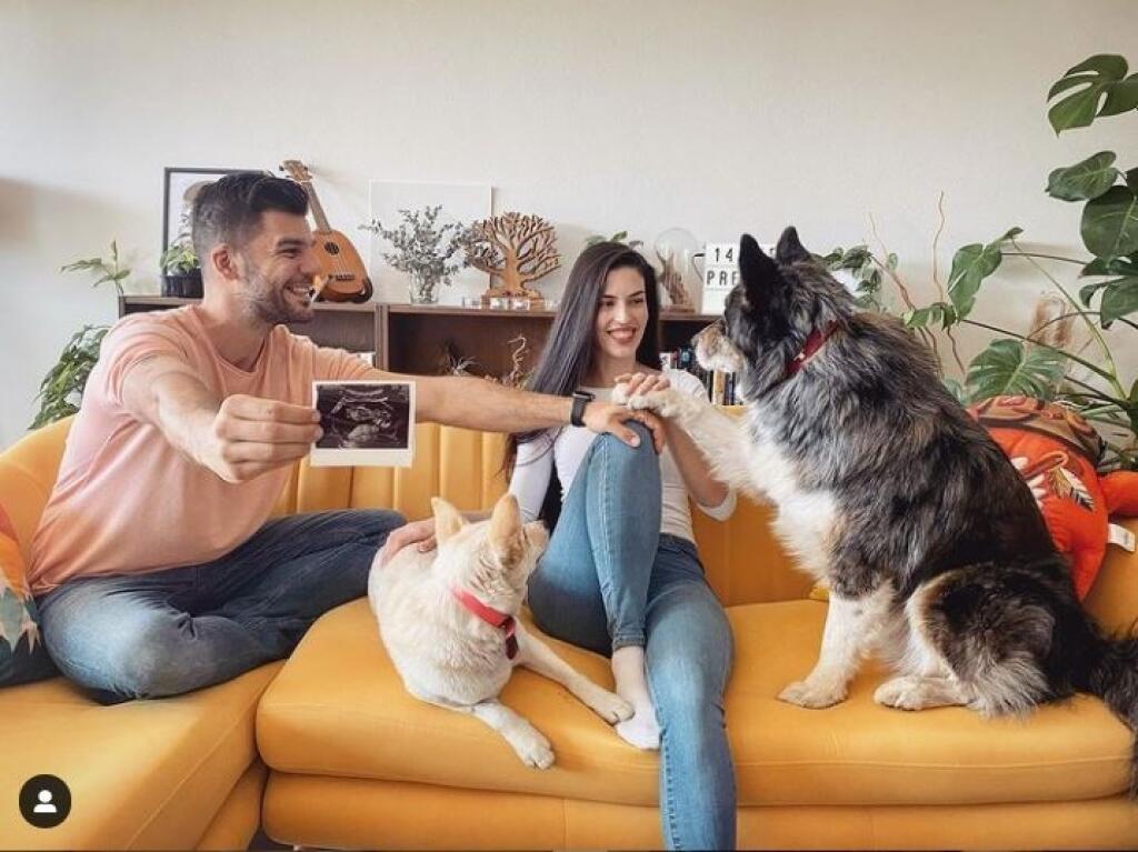Tomáš Juríček s priateľkou Anež čakajú prvé bábätko.