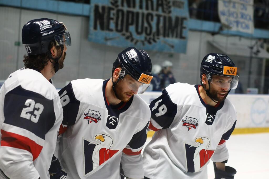 Hráči HC Slovan Bratislava sa tešia z titulu Tipos extraligy.