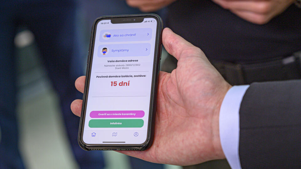 Na snímke aplikácia Smart karatény počas brífingu predsedu vlády SR Igora Matoviča počas brífingu na tému: Smart karanténa - inteligentné riešenie pre ľahší návrat zo zahraničia na diaľničnom hraničnom priechode Bratislava - Jarovce 19. mája 2020. FOTO TASR - Michal Svítok