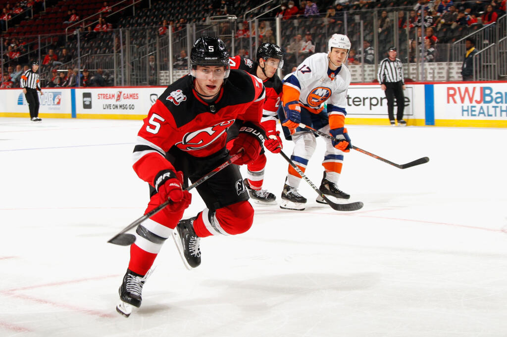 Šimon Nemec v akcii v drese New Jersey Devils.