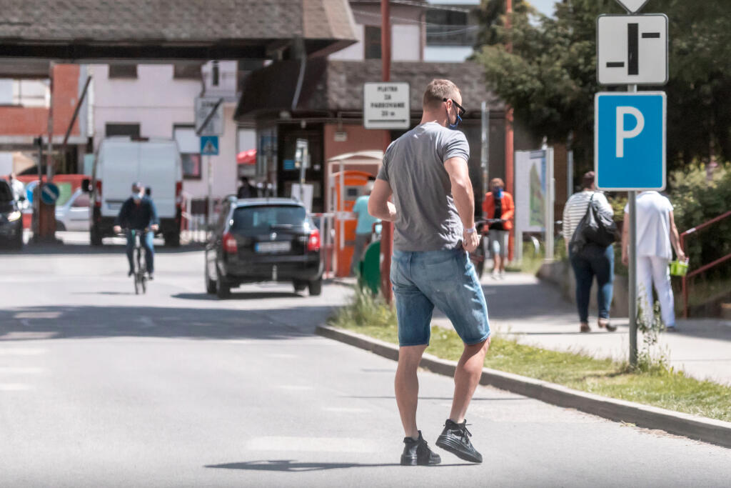 Hokejista v nemocnici denne strávil niekoľko hodín.