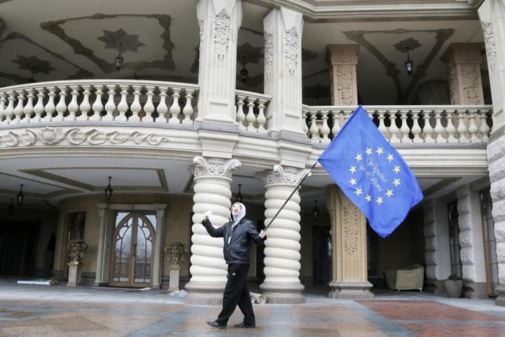 Ukrajina hľadá spôsob, ako sa dostať k obriemu majetku Janukovyča. Upraví zákony